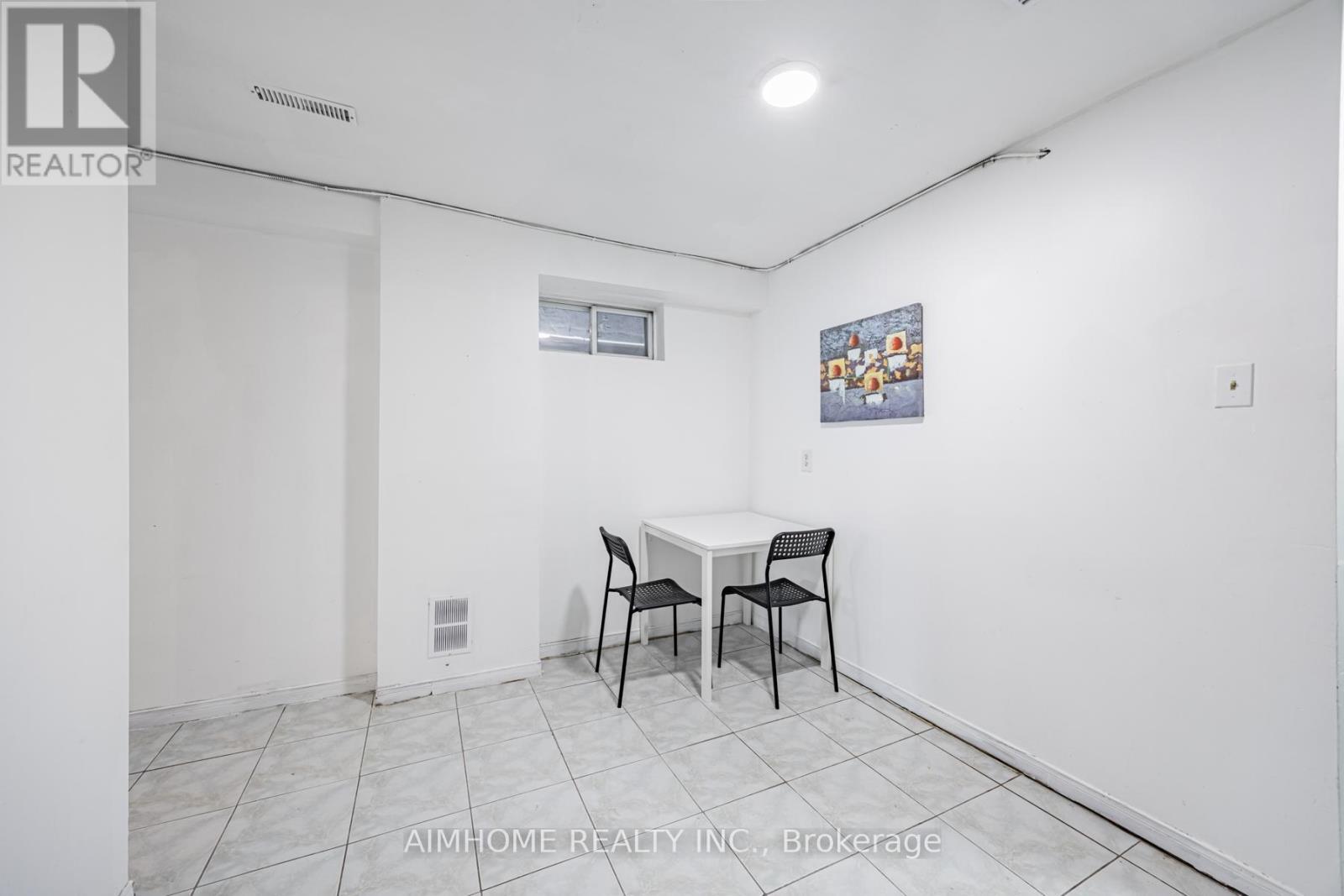 B3 - 144 Wolseley Street, Toronto, ON - Indoor Photo Showing Other Room