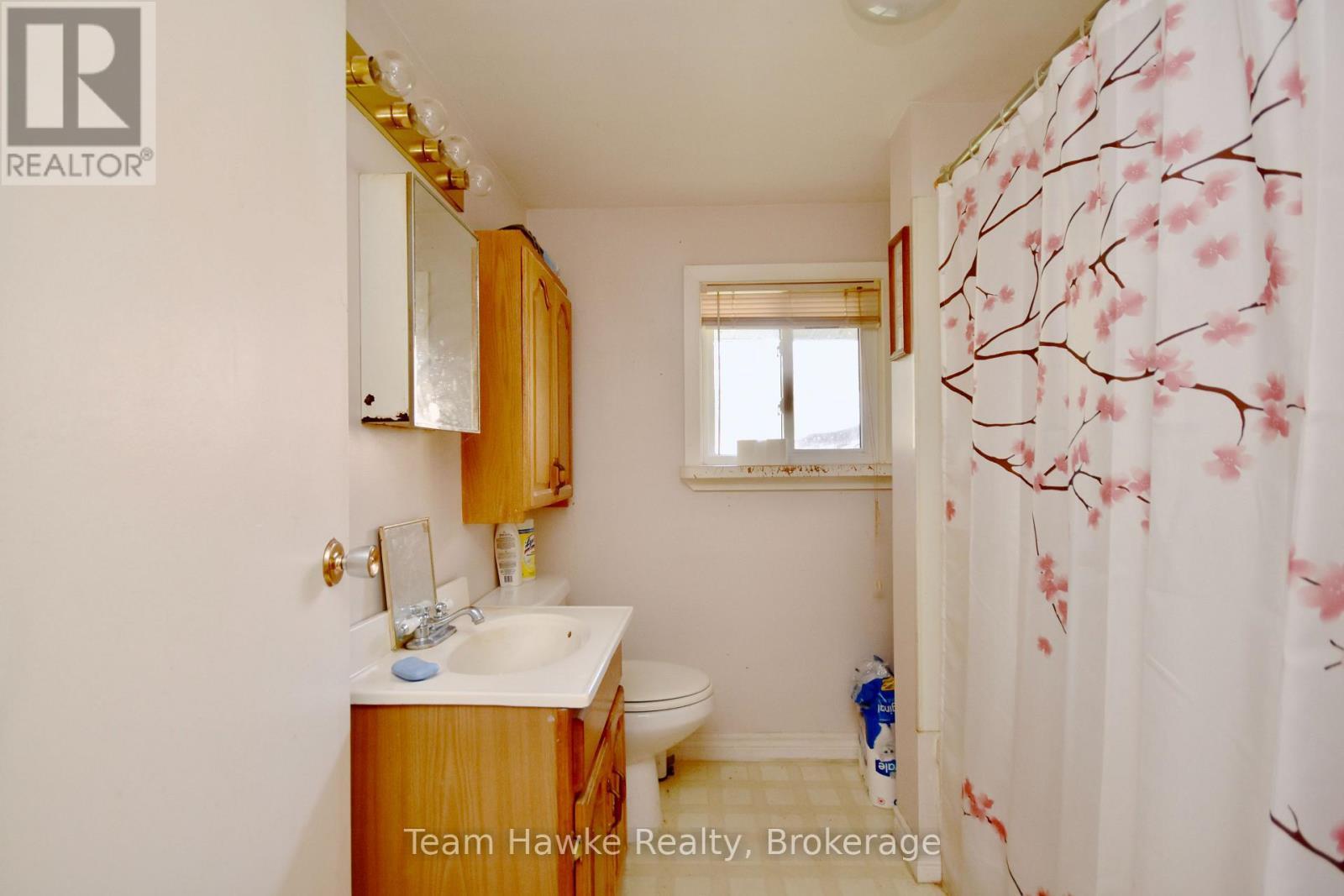 2645 St Amant Road, Severn, ON - Indoor Photo Showing Bathroom