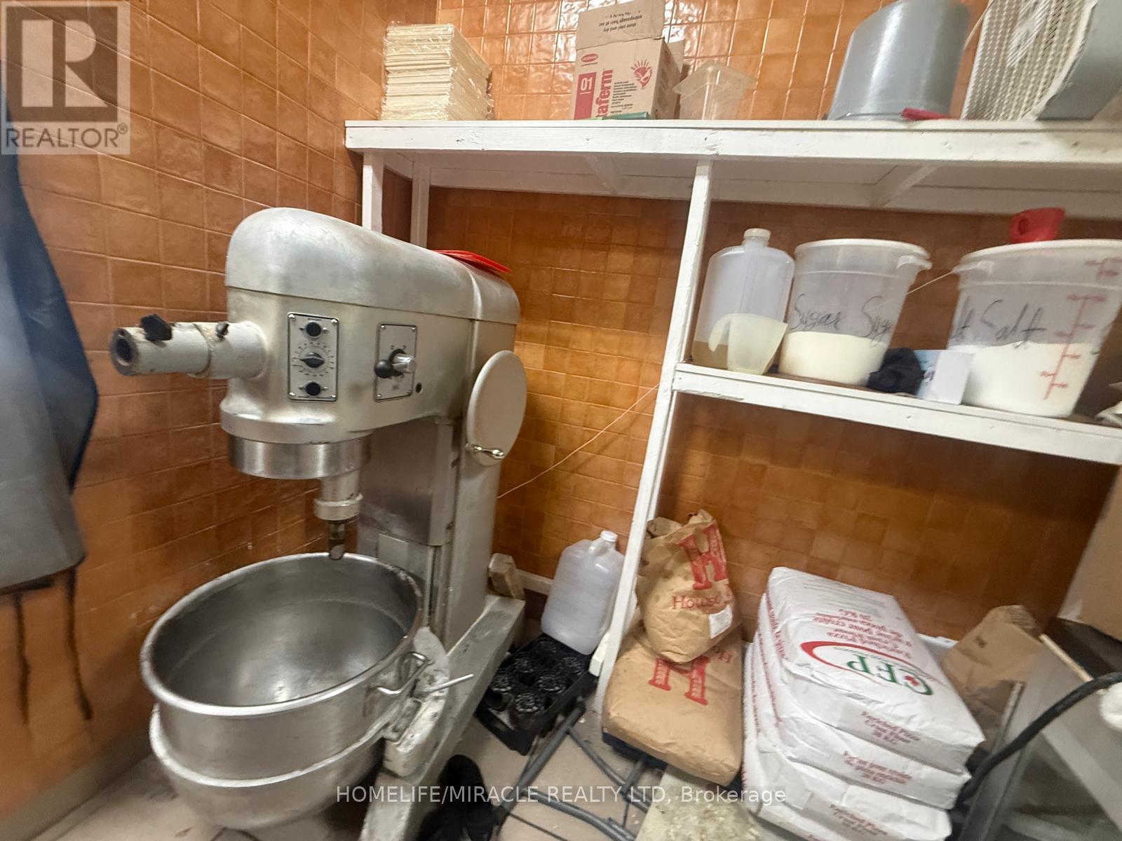 8 - 7 Anne Street S, Barrie, ON