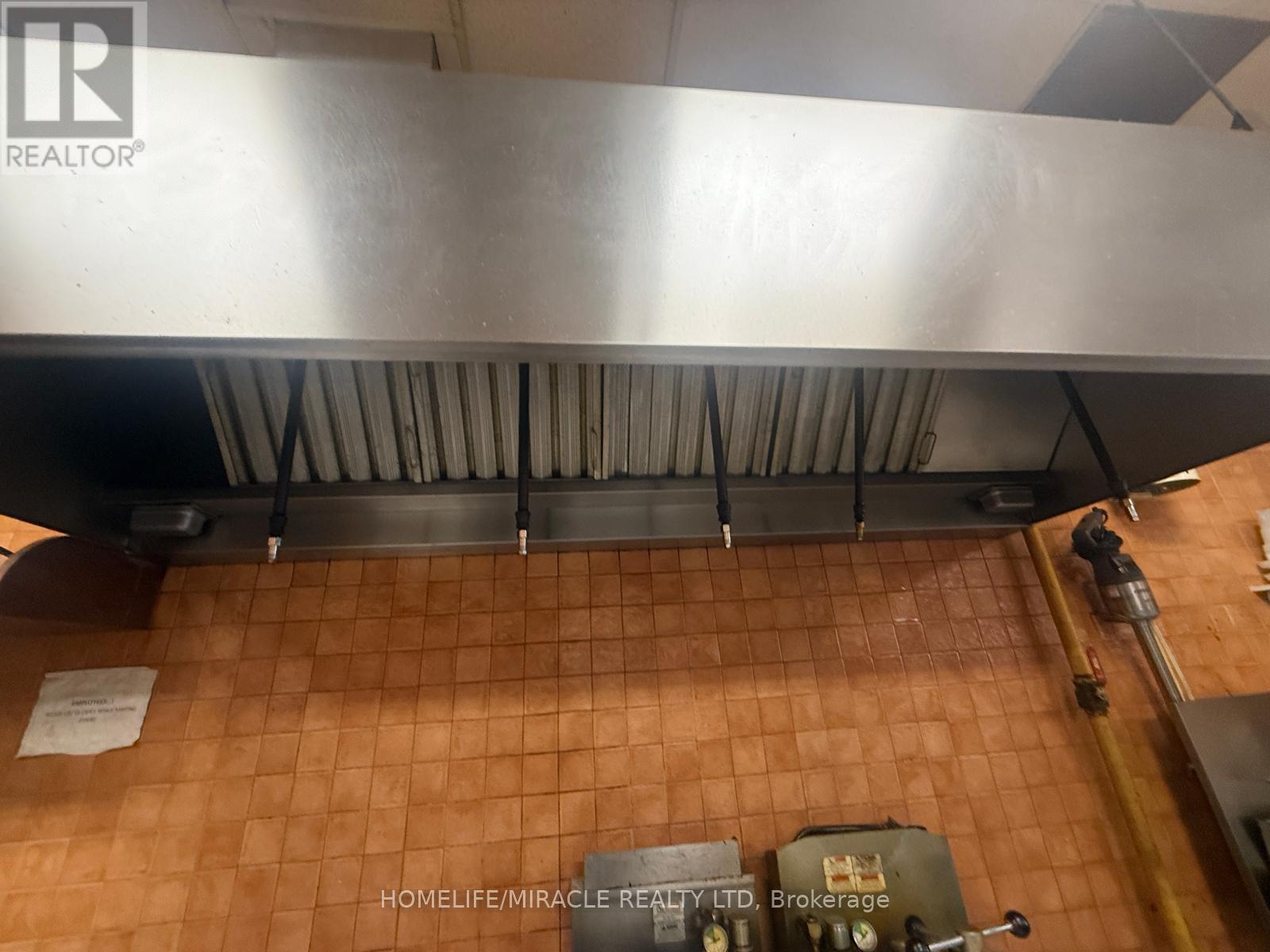 8 - 7 Anne Street S, Barrie, ON