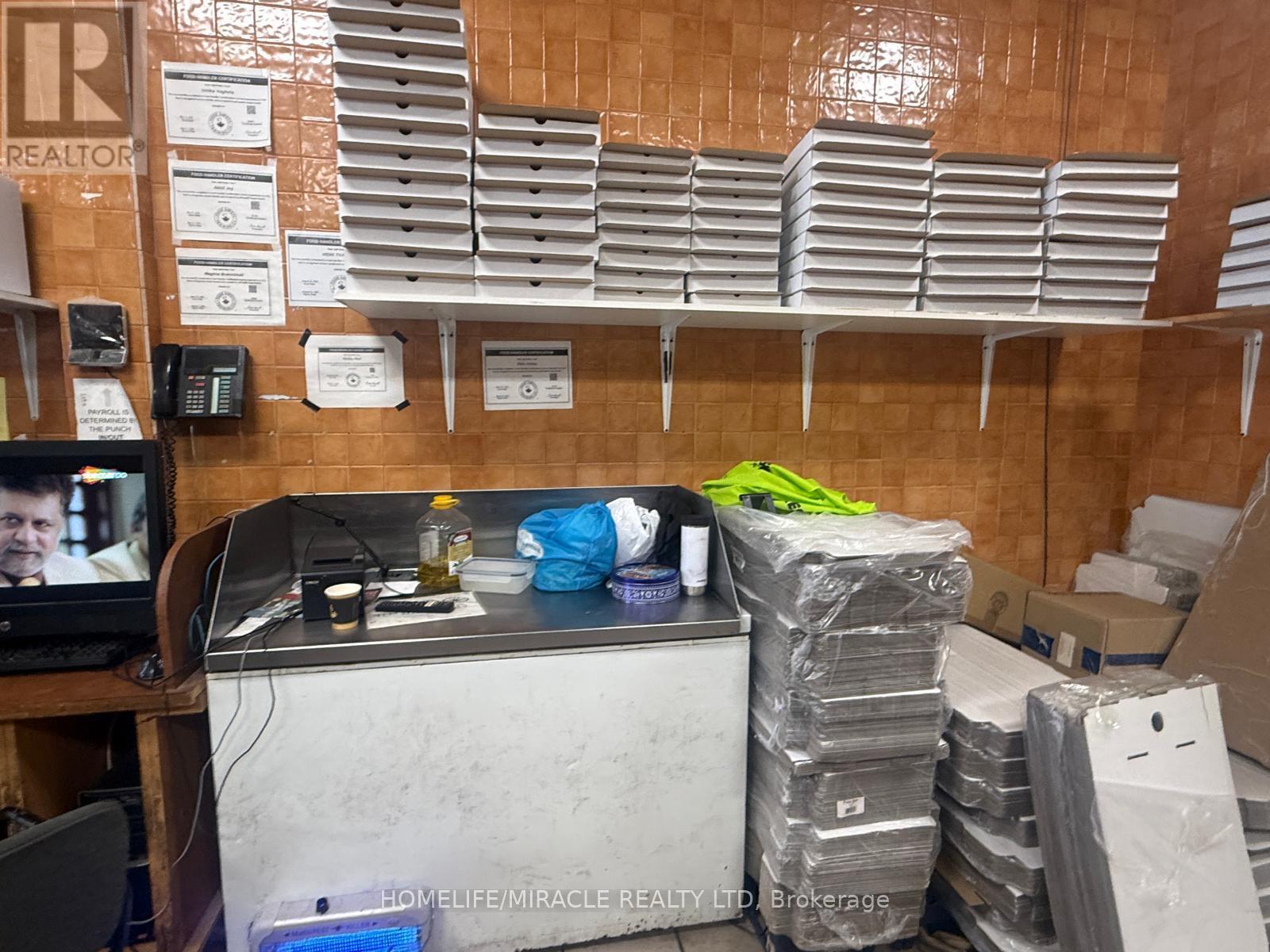 8 - 7 Anne Street S, Barrie, ON