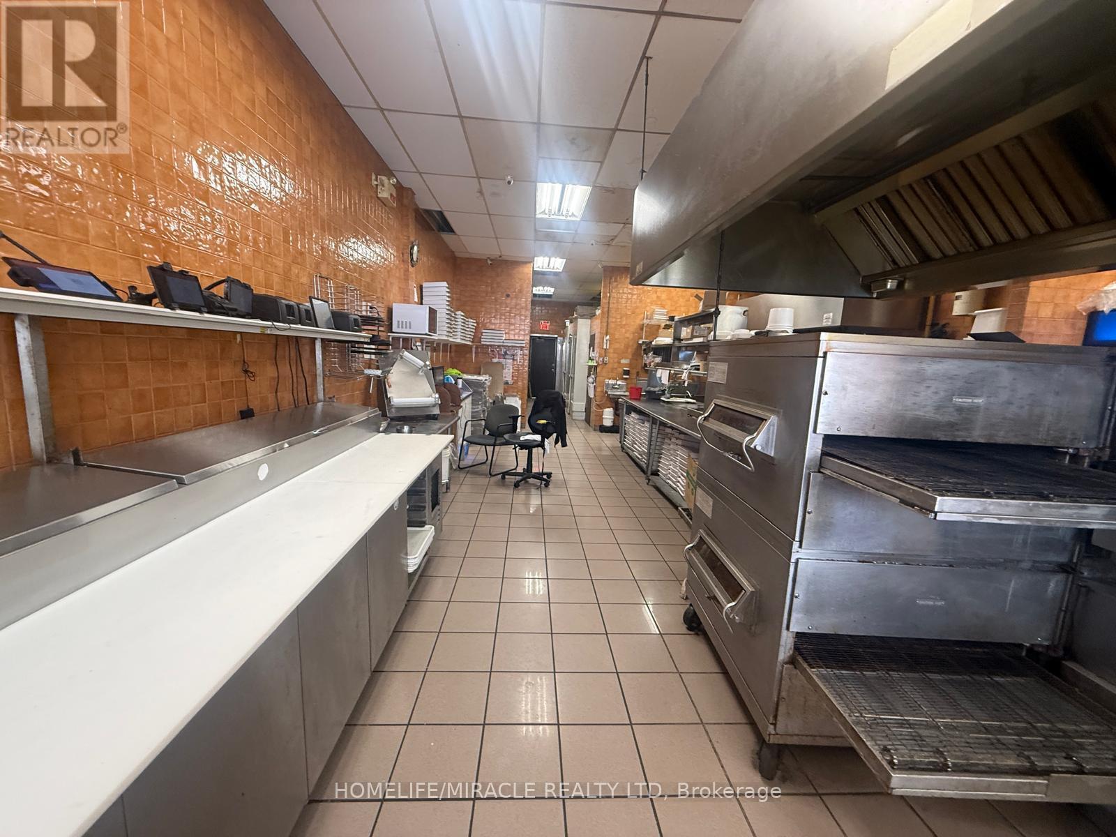 8 - 7 Anne Street S, Barrie, ON