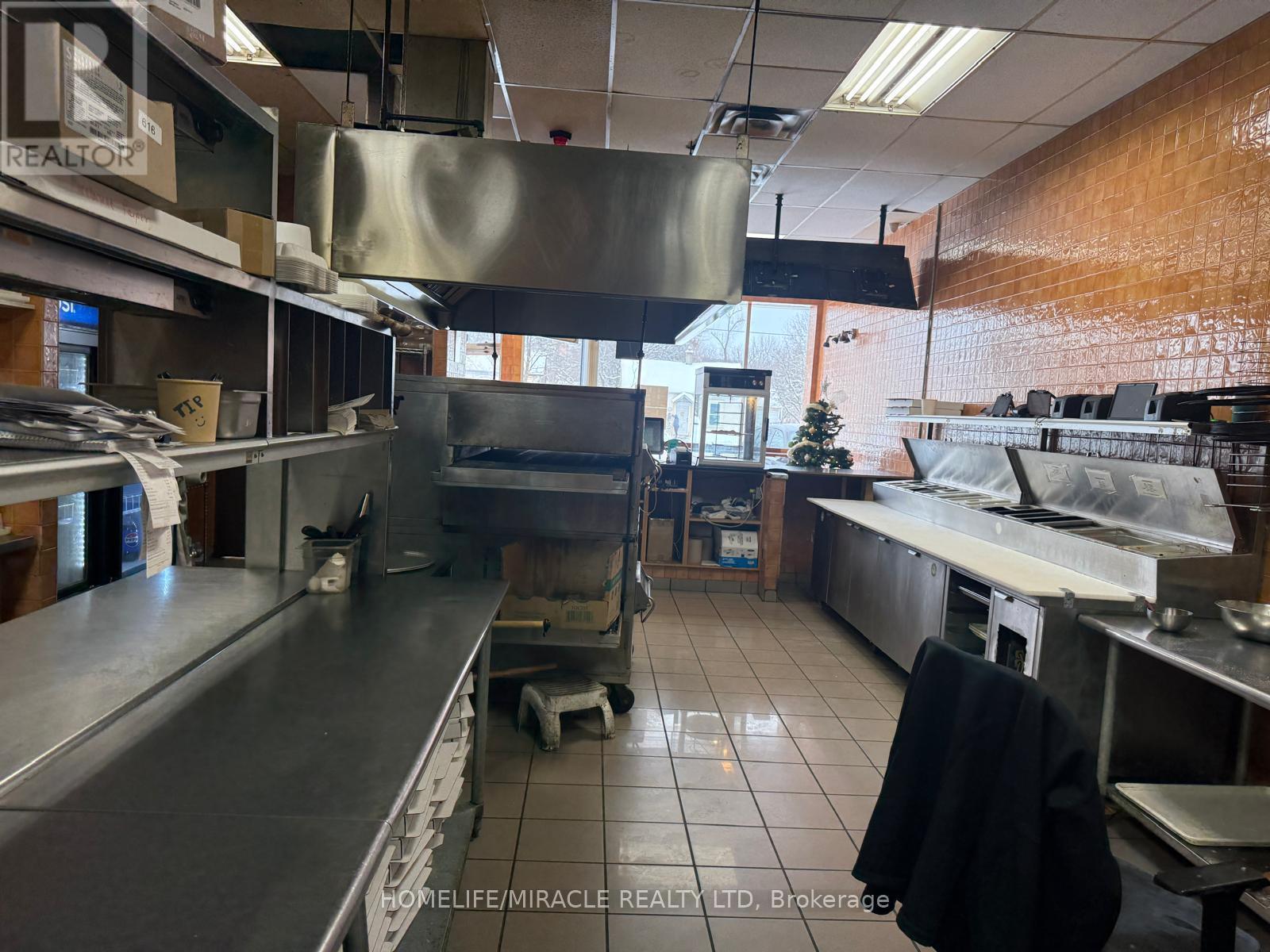 8 - 7 Anne Street S, Barrie, ON