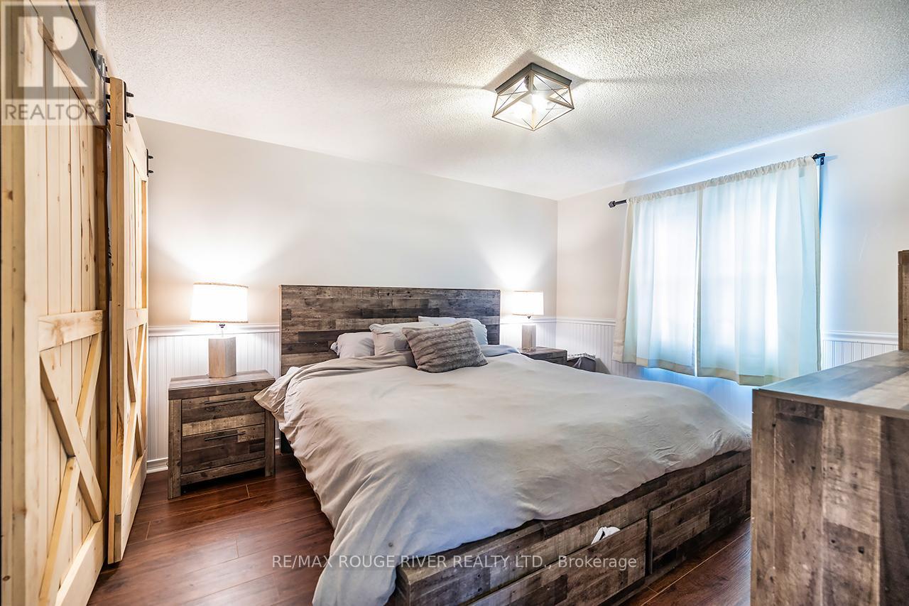 29 Elford Drive, Clarington (Bowmanville), ON - Indoor Photo Showing Bedroom