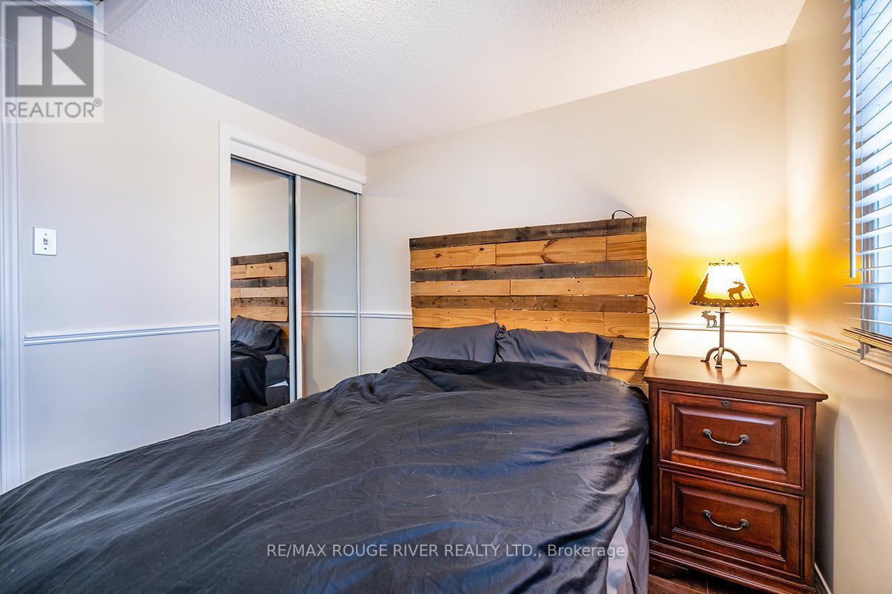 29 Elford Drive, Clarington (Bowmanville), ON - Indoor Photo Showing Bedroom