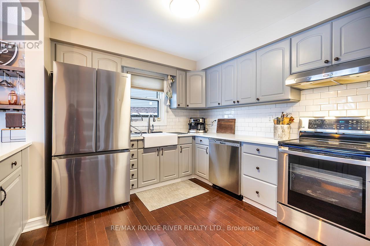 29 Elford Drive, Clarington (Bowmanville), ON - Indoor Photo Showing Kitchen