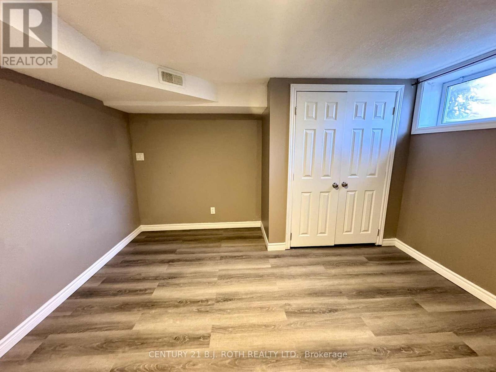 Double closet - Lower - 141 Gunn Street, Barrie, ON - Indoor Photo Showing Other Room