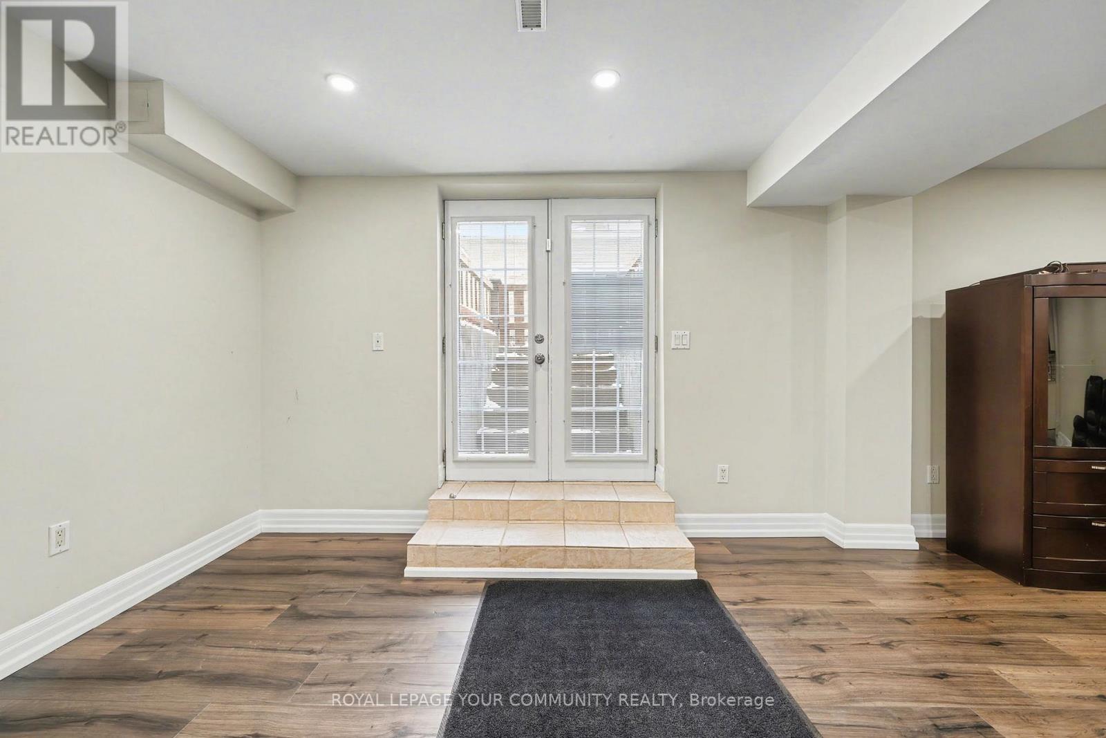 286 Royalpark Way, Vaughan, ON - Indoor