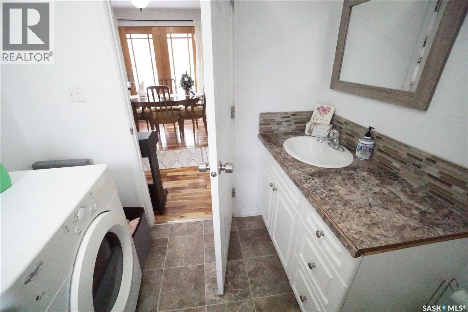 234 Lillooet Street Sw, Moose Jaw, SK - Indoor