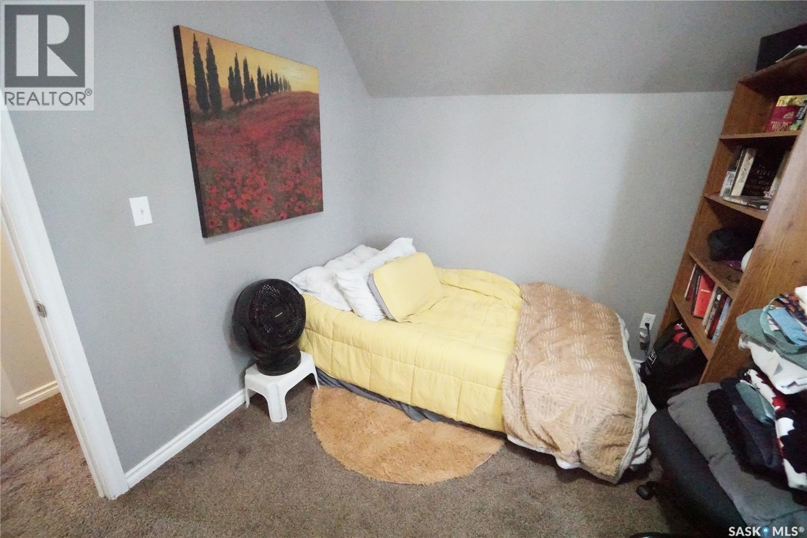 234 Lillooet Street Sw, Moose Jaw, SK - Indoor Photo Showing Bedroom