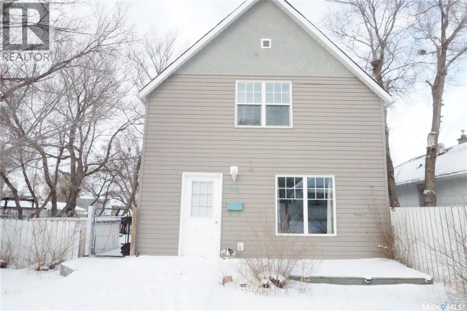 234 Lillooet Street Sw, Moose Jaw, SK - Outdoor With Exterior