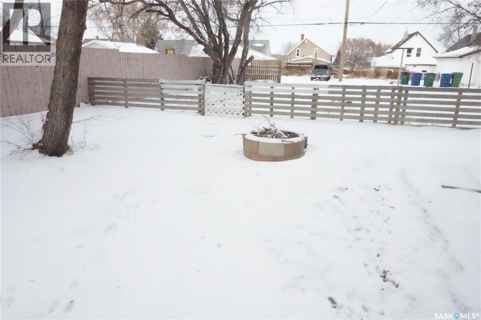 234 Lillooet Street Sw, Moose Jaw, SK - Outdoor