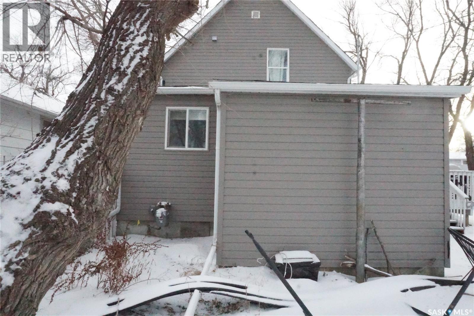 234 Lillooet Street Sw, Moose Jaw, SK - Outdoor With Exterior