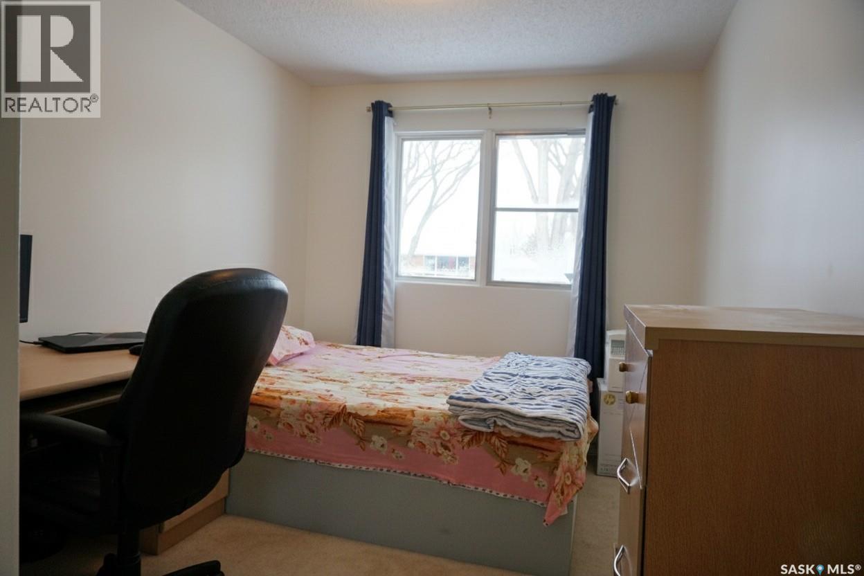 81 Mcnab Crescent, Regina, SK - Indoor Photo Showing Bedroom