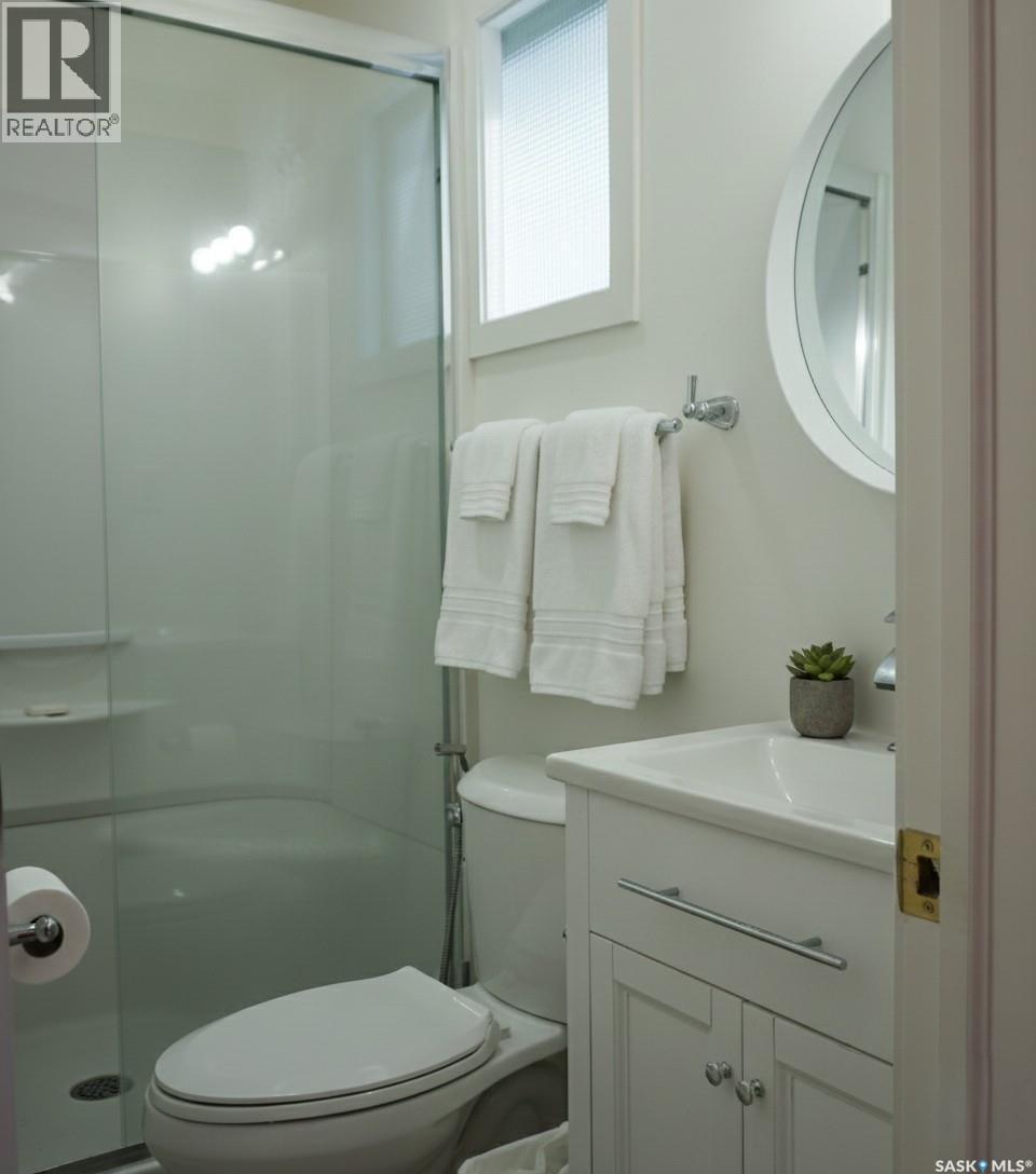 81 Mcnab Crescent, Regina, SK - Indoor Photo Showing Bathroom