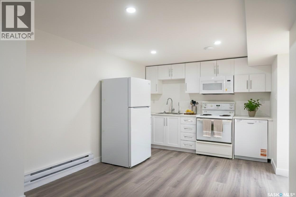 81 Mcnab Crescent, Regina, SK - Indoor Photo Showing Kitchen