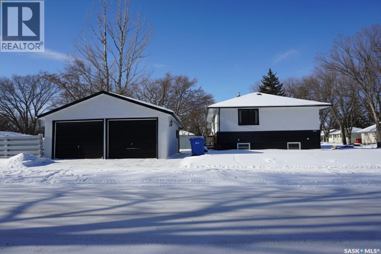 81 Mcnab Crescent, Regina, SK - Outdoor