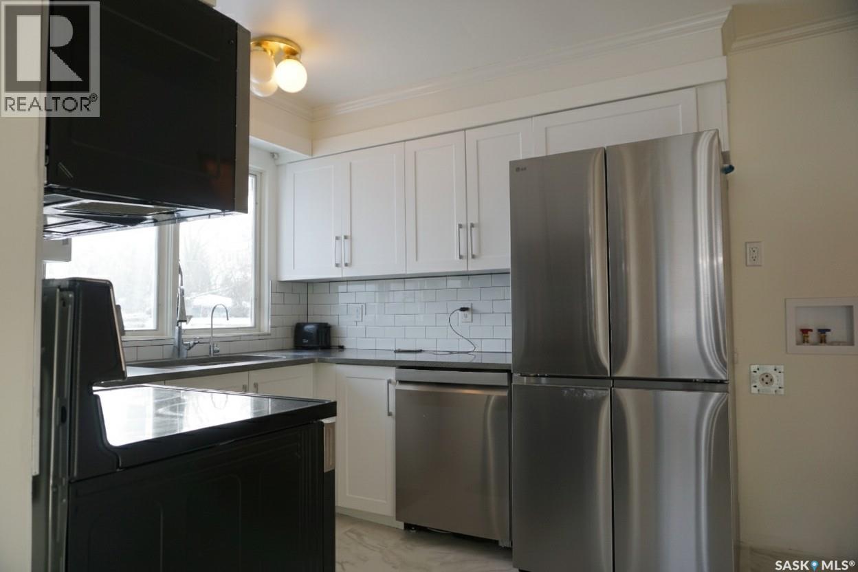 81 Mcnab Crescent, Regina, SK - Indoor Photo Showing Kitchen