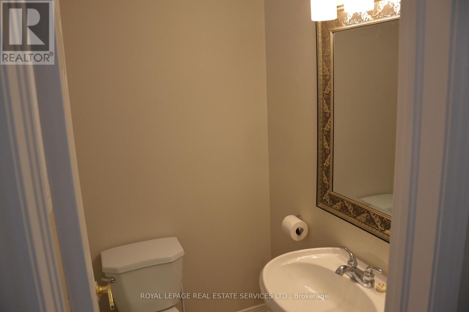 24 - 280 Limeridge Road E, Hamilton, ON - Indoor Photo Showing Bathroom