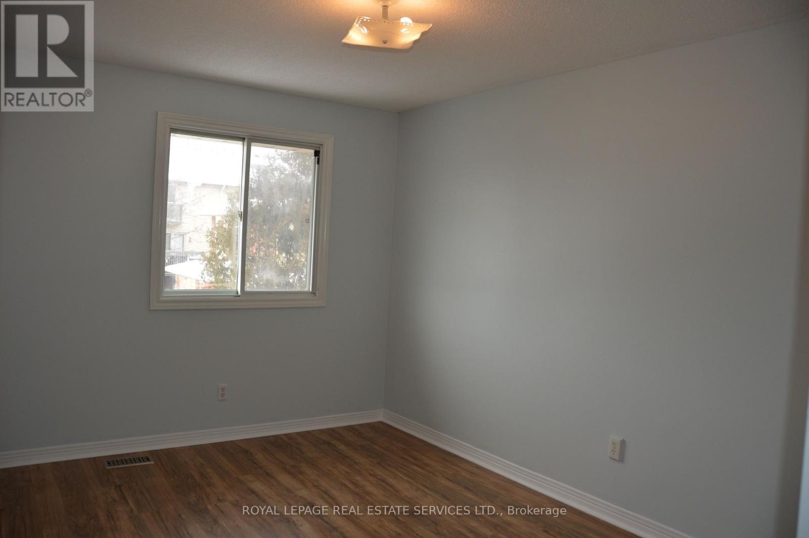 24 - 280 Limeridge Road E, Hamilton, ON - Indoor Photo Showing Other Room
