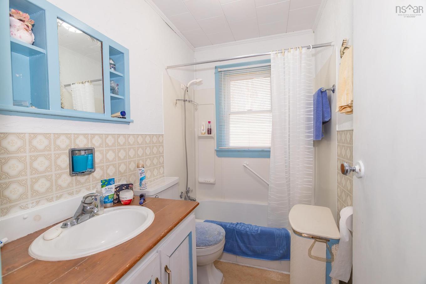 15 Shore Road, Digby, NS