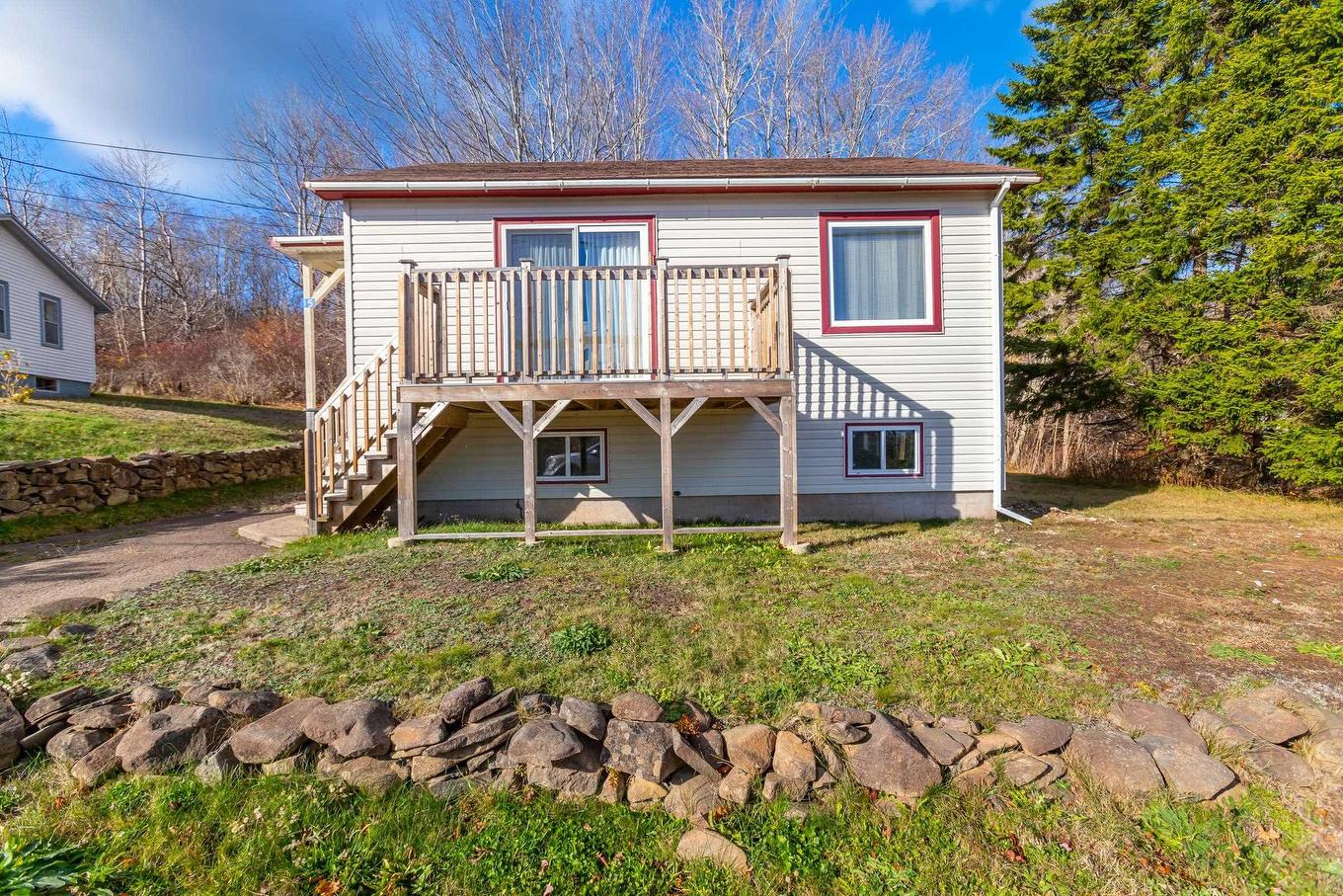 15 Shore Road, Digby, NS