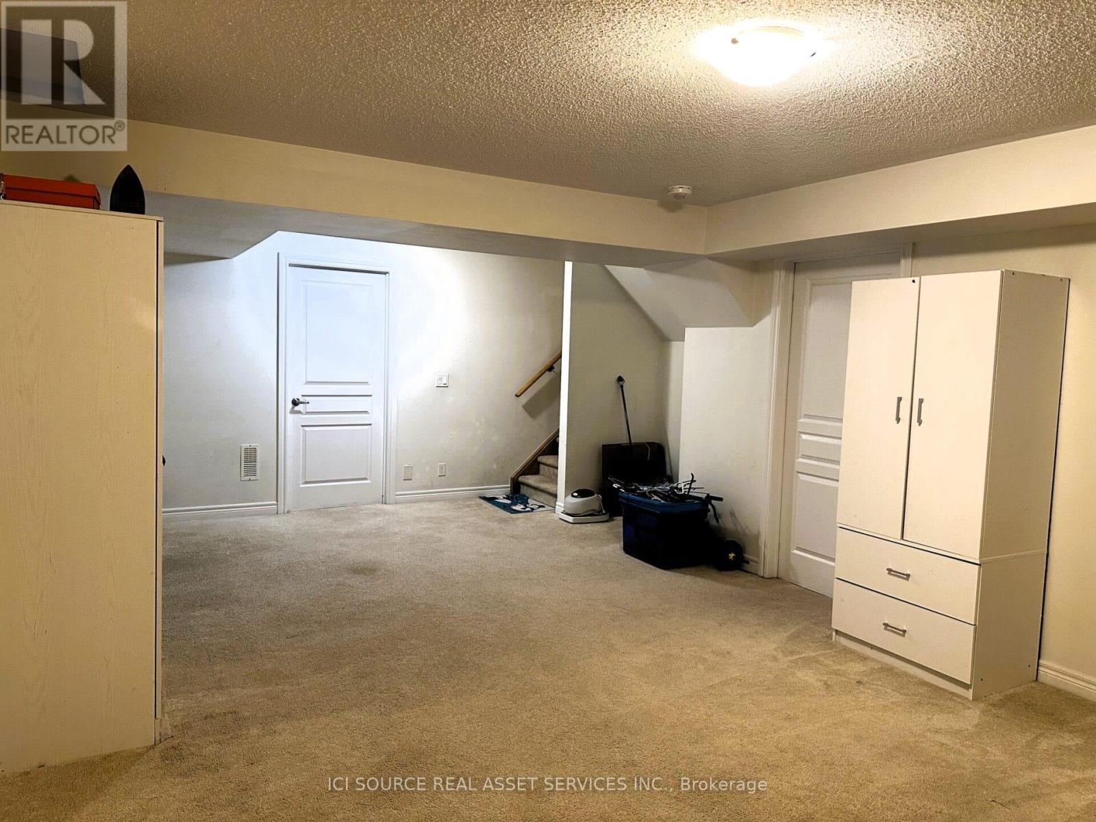 29 Tabaret Crescent, Oshawa, ON - Indoor