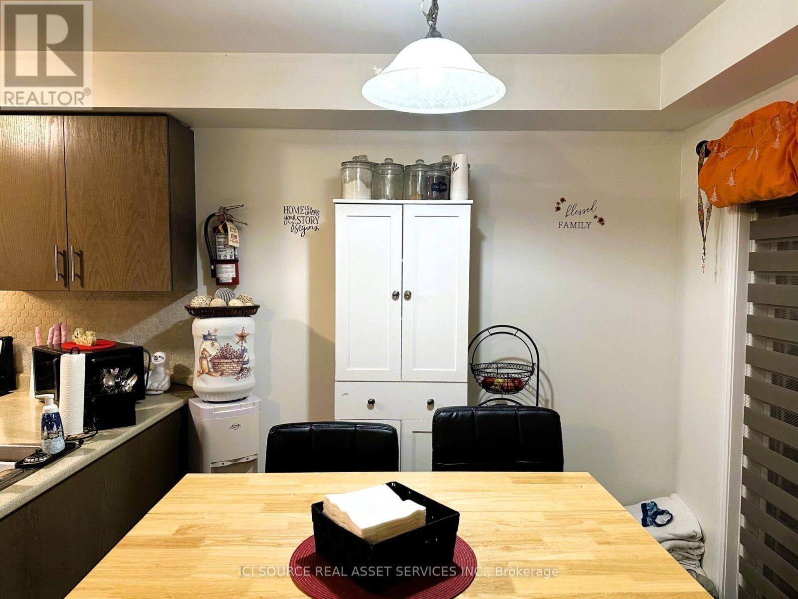 29 Tabaret Crescent, Oshawa, ON - Indoor