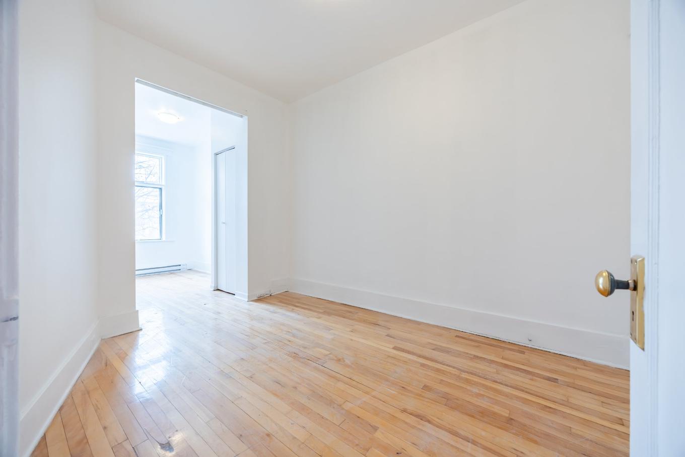 Bedroom - 8434 Rue St-Denis, Montréal (Villeray/Saint-Michel/Parc-Extension), QC - Indoor Photo Showing Other Room