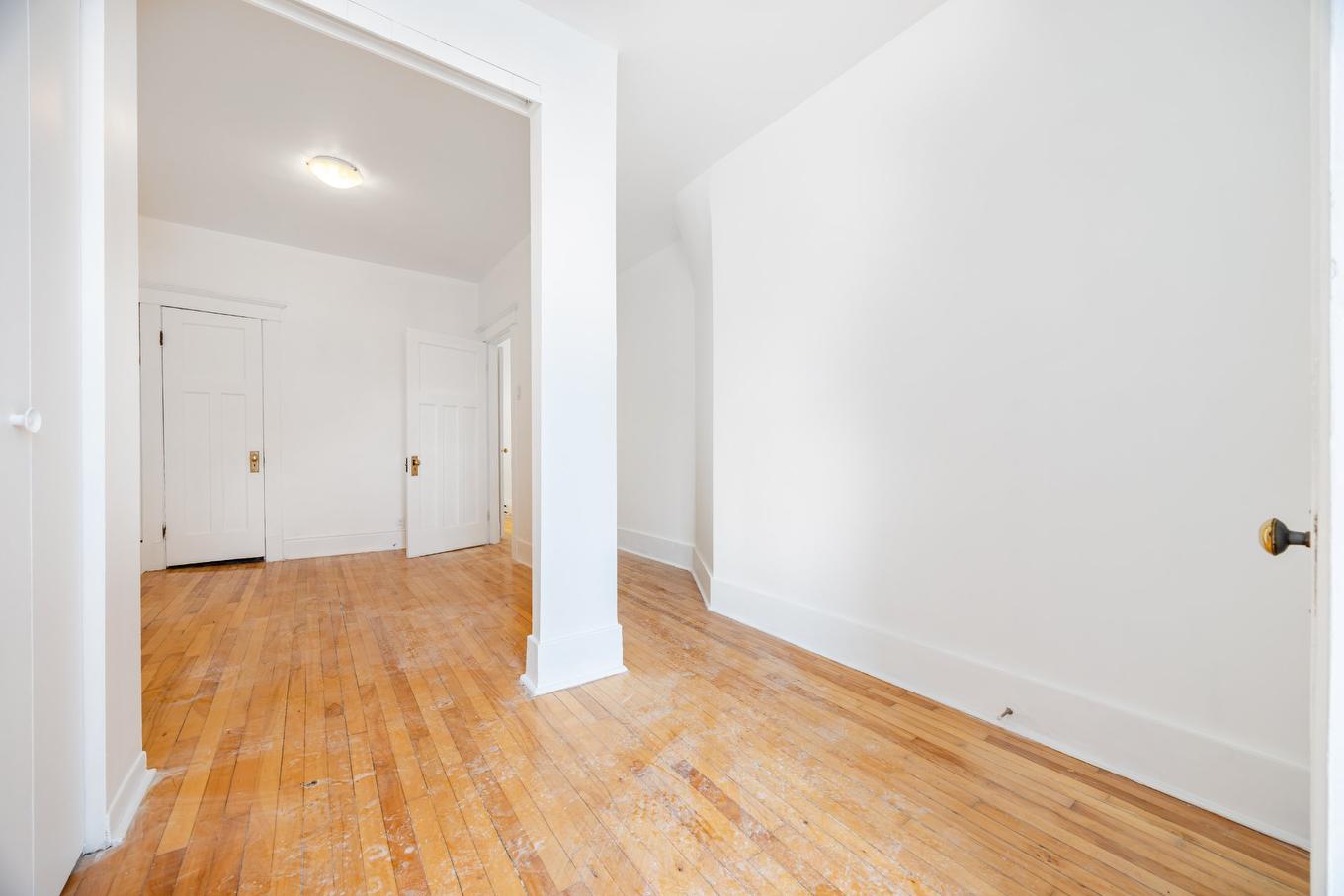 Office - 8434 Rue St-Denis, Montréal (Villeray/Saint-Michel/Parc-Extension), QC - Indoor Photo Showing Other Room