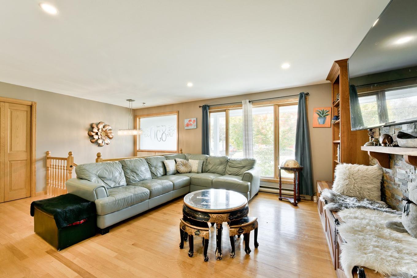 Salon - 850 Av. Du Parc, Sherbrooke (Brompton/Rock Forest/Saint-Élie/Deauville), QC - Indoor Photo Showing Living Room