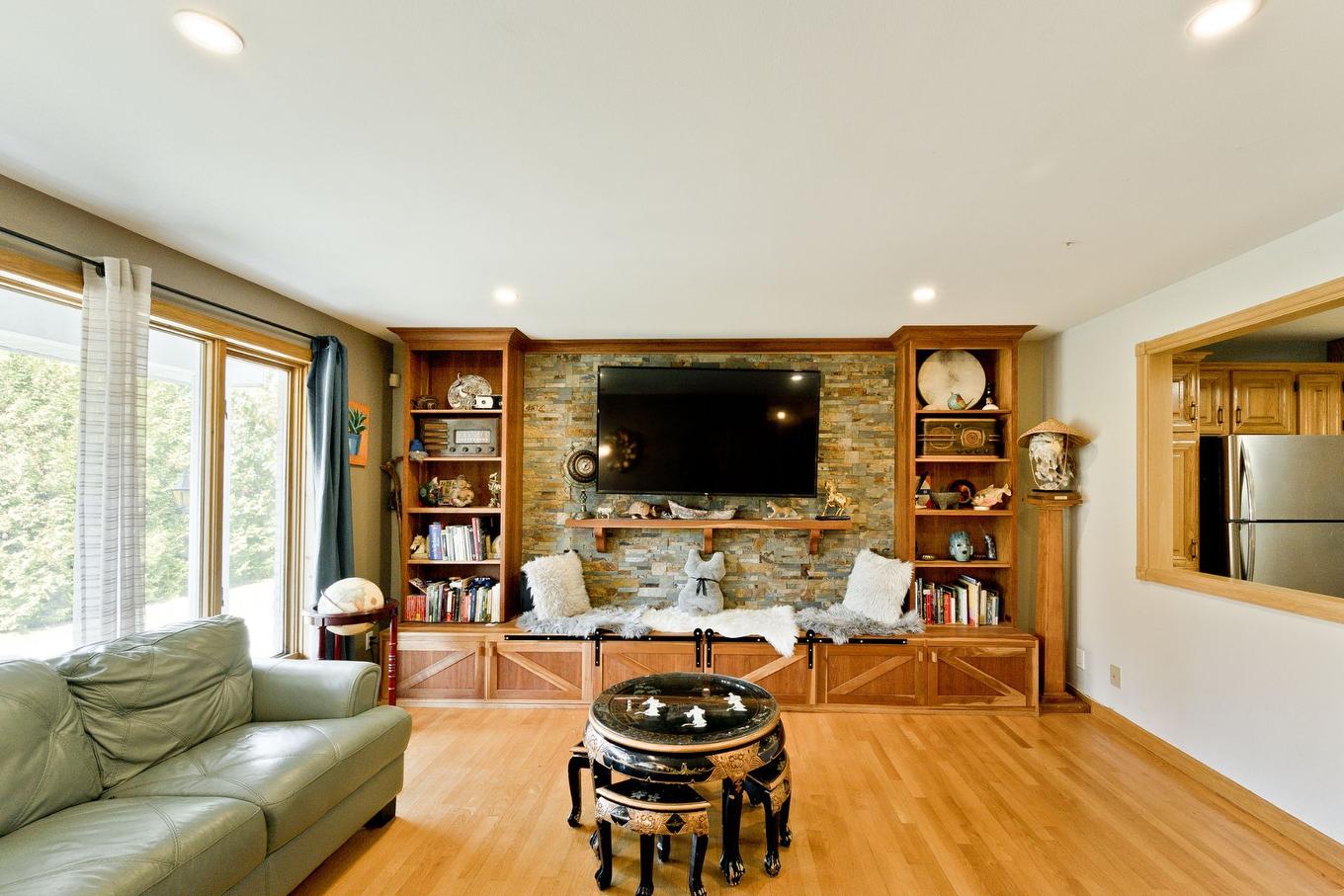 Salon - 850 Av. Du Parc, Sherbrooke (Brompton/Rock Forest/Saint-Élie/Deauville), QC - Indoor Photo Showing Living Room