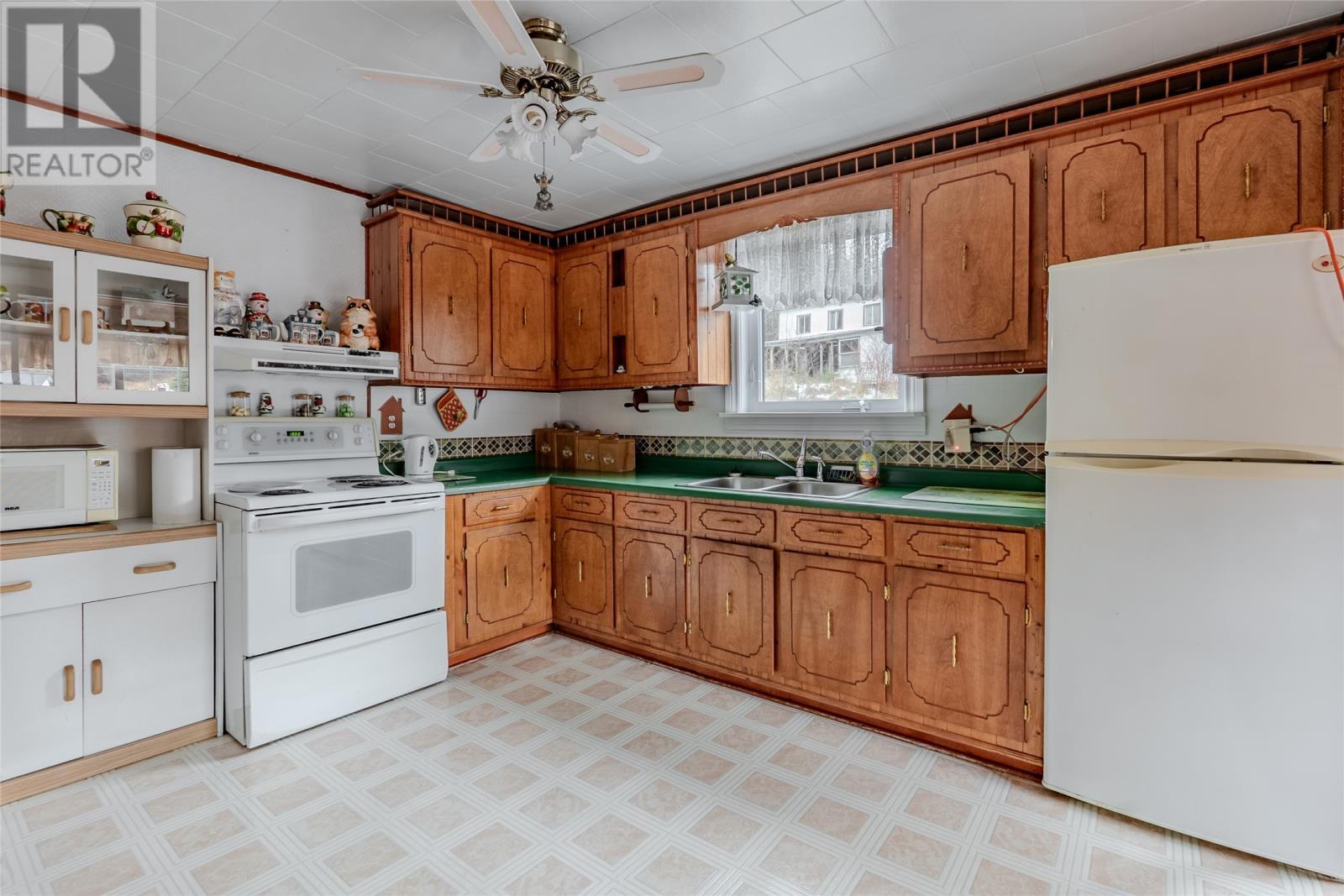 206 Admirals Cove Road, Admirals Cove, NL - Indoor Photo Showing Kitchen With Double Sink