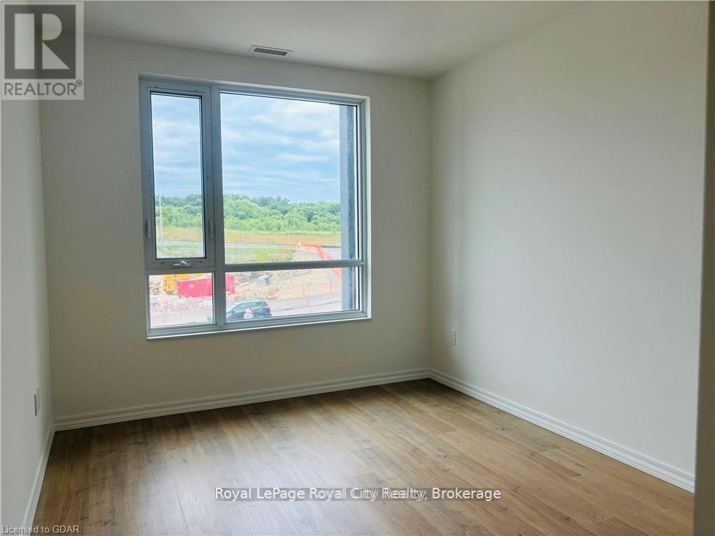 311B - 181 Elmira Road S, Guelph (Willow West/Sugarbush/West Acres), ON - Indoor Photo Showing Other Room