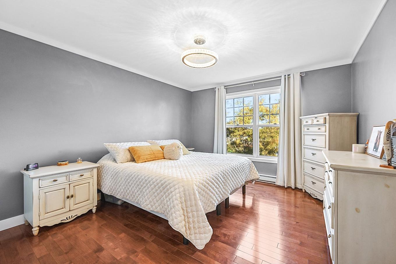 Chambre à coucher principale - 37 Rue De L'Émeraude, Saint-Jean-Sur-Richelieu, QC - Indoor Photo Showing Bedroom