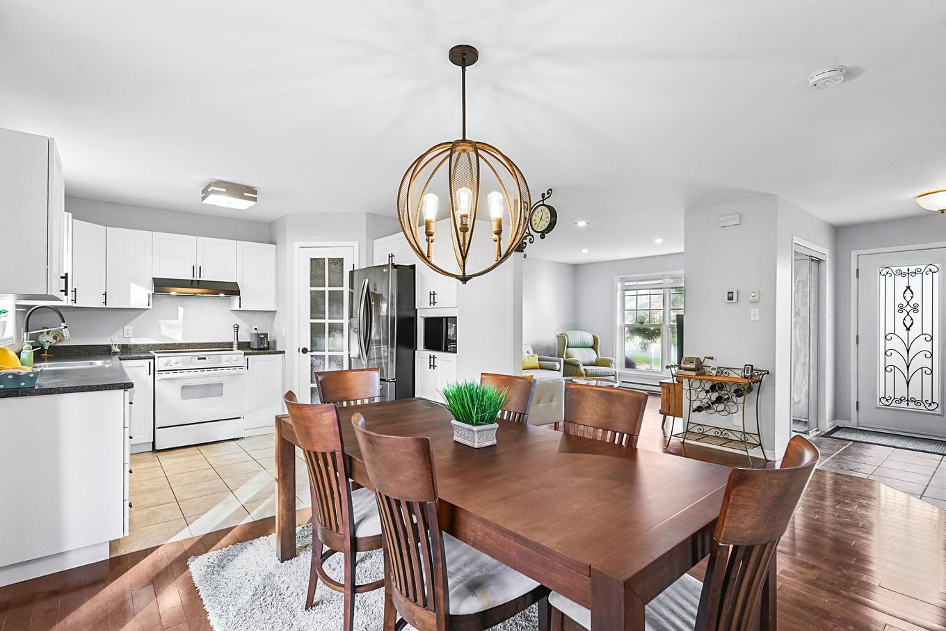 Vue d'ensemble - 37 Rue De L'Émeraude, Saint-Jean-Sur-Richelieu, QC - Indoor Photo Showing Dining Room