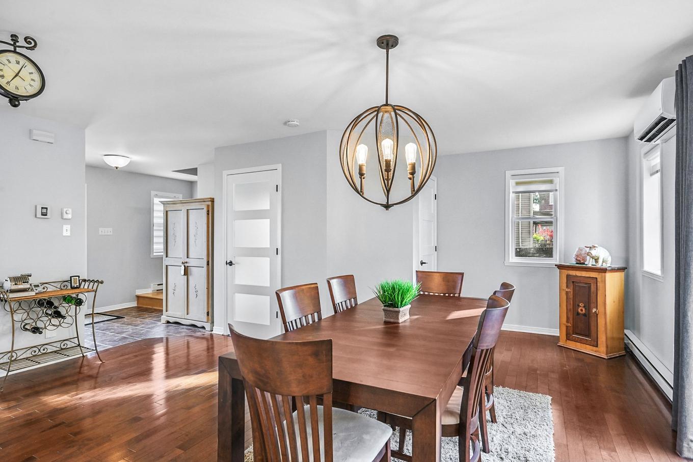 Salle à manger - 37 Rue De L'Émeraude, Saint-Jean-Sur-Richelieu, QC - Indoor Photo Showing Dining Room