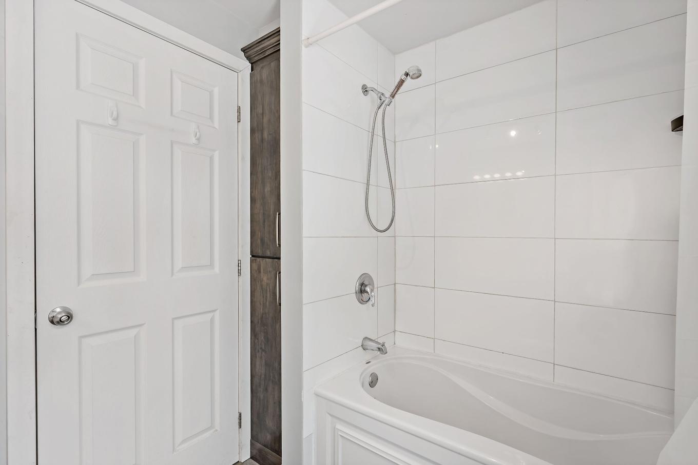 Salle de bains - 3 Imp. Des Samares, Lac-Supérieur, QC - Indoor Photo Showing Bathroom