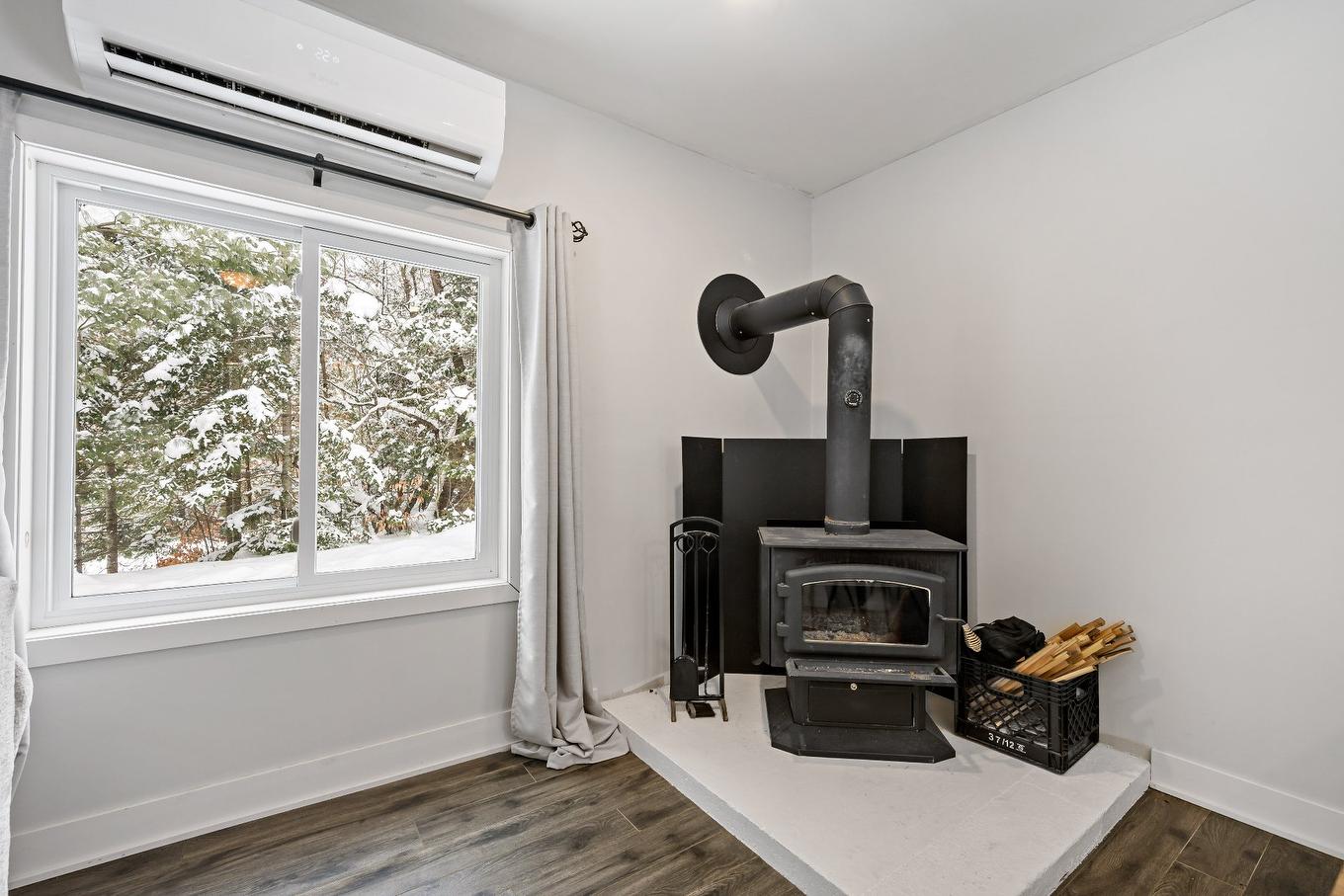 Autre - 3 Imp. Des Samares, Lac-Supérieur, QC - Indoor Photo Showing Other Room