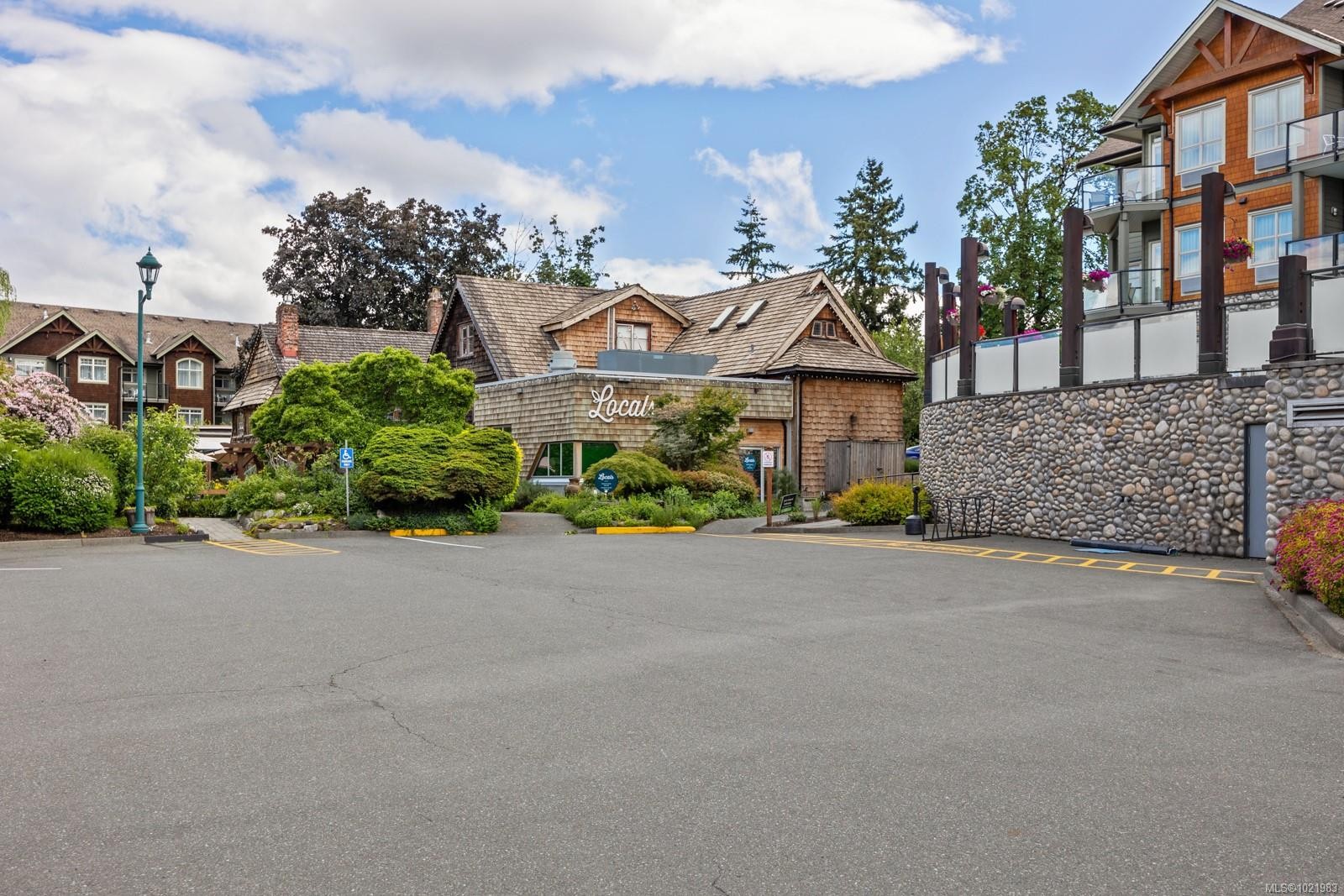 208A-D-1730 Riverside Lane, Courtenay, BC - Outdoor With Facade