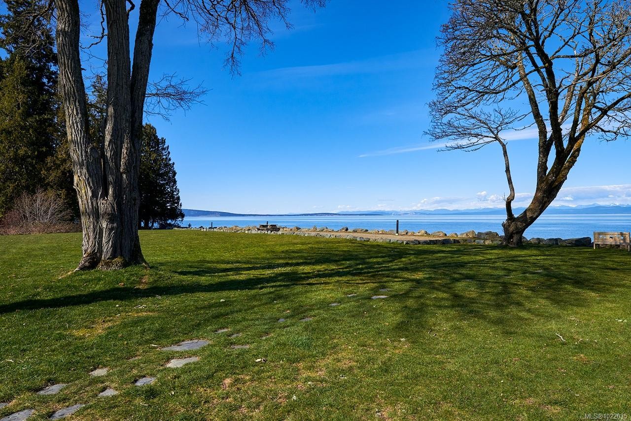 45-5251 Island Hwy West, Qualicum Beach, BC