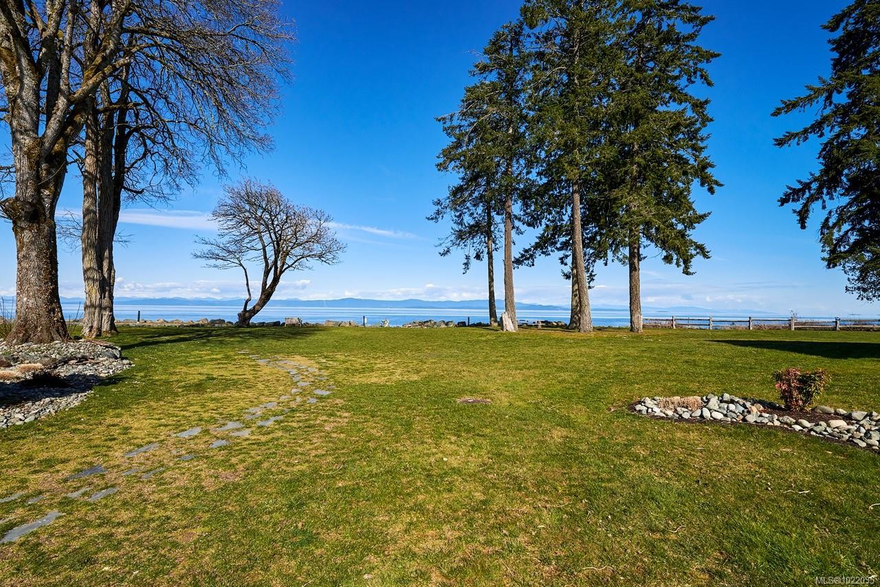 45-5251 Island Hwy West, Qualicum Beach, BC