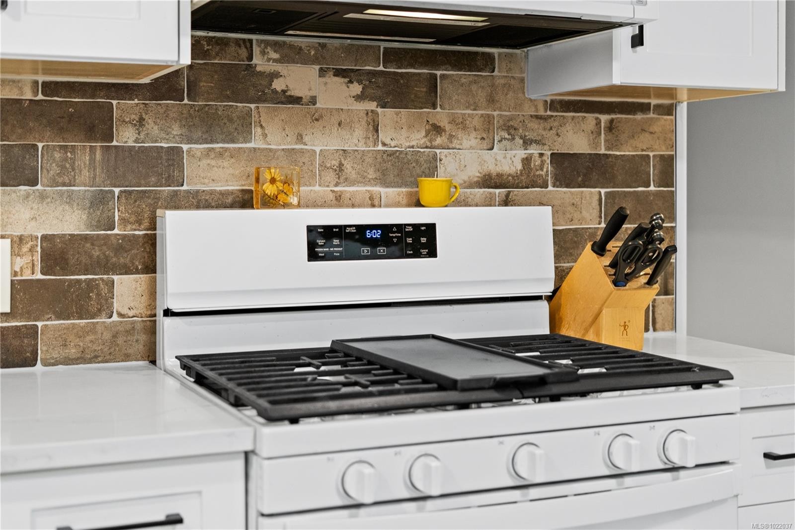 7554 Superior Rd, Lantzville, BC