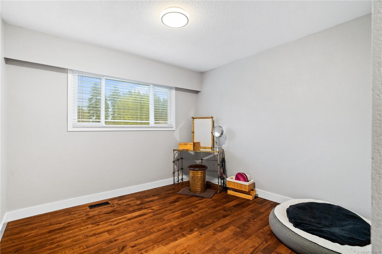 7554 Superior Rd, Lantzville, BC