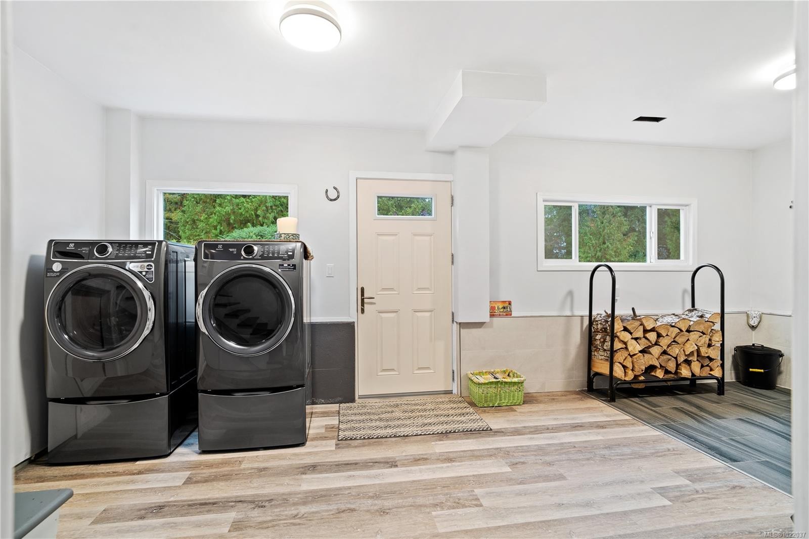 7554 Superior Rd, Lantzville, BC