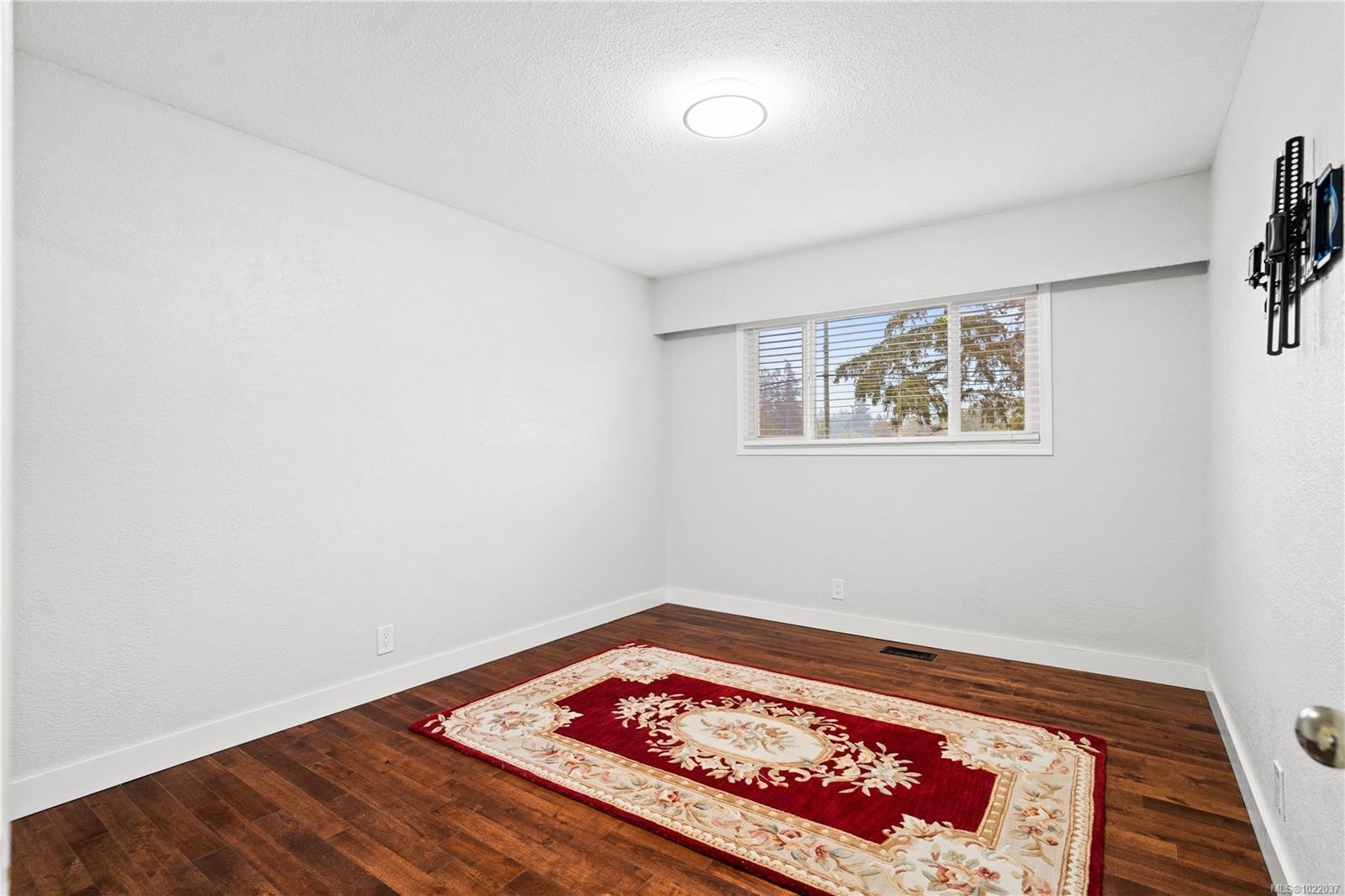 7554 Superior Rd, Lantzville, BC