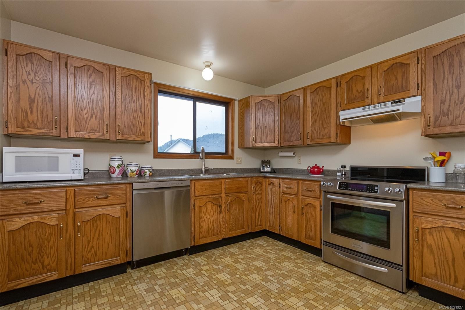 2735 Lakehurst Dr, Langford, BC