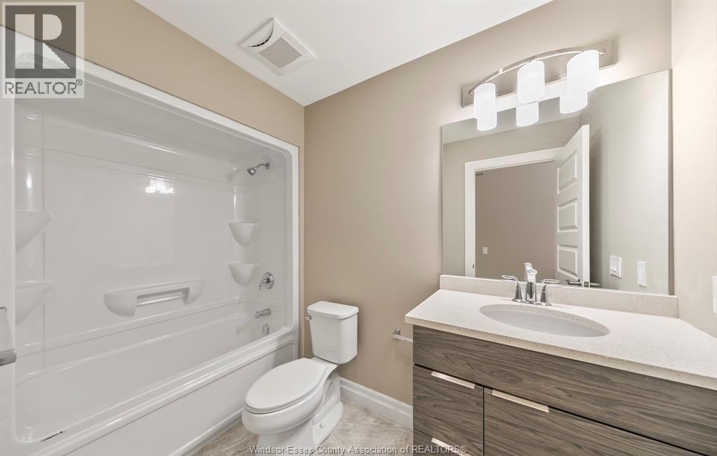 955 Ouellette Avenue Unit# 205, Windsor, ON - Indoor Photo Showing Bathroom