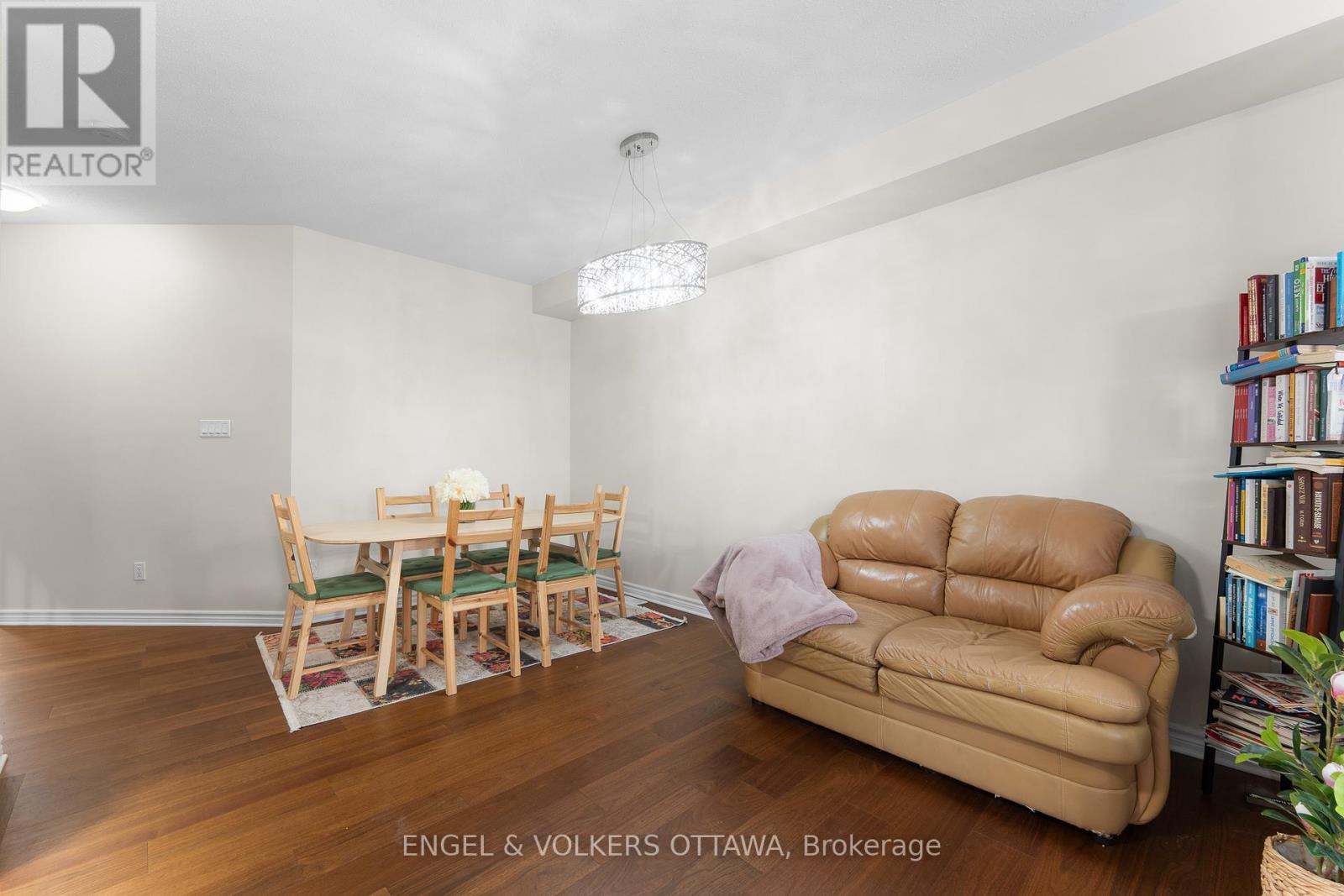 622 Moorpark Avenue, Ottawa, ON - Indoor