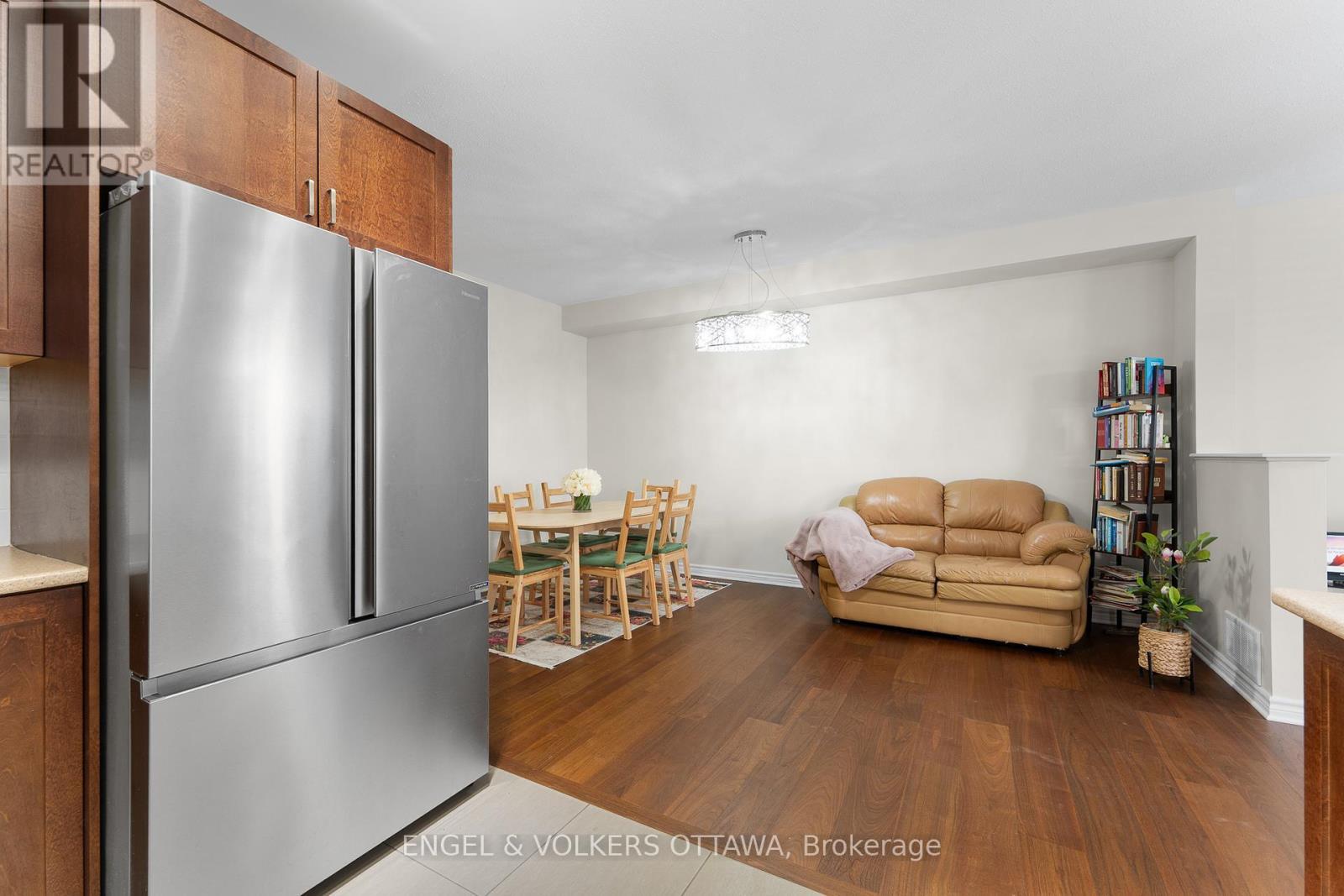 622 Moorpark Avenue, Ottawa, ON - Indoor